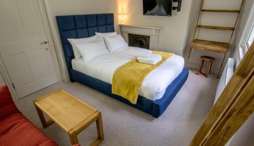Triple Room with Private Bathroom
