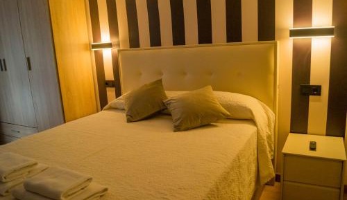 Single Room with Private Bathroom
