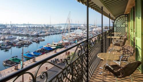 One bedroom Apartment with terrace sea view