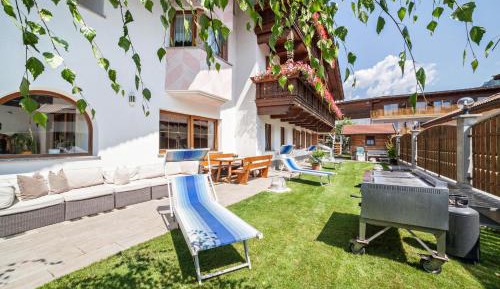 Superior One-Bedroom Apartment with Balcony