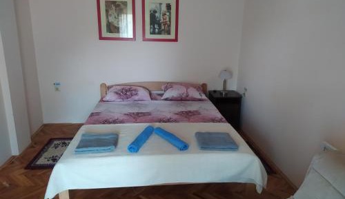 Triple Room with Shared Bathroom