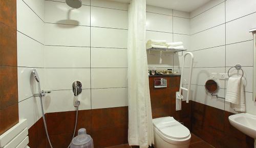 Deluxe King Suite
