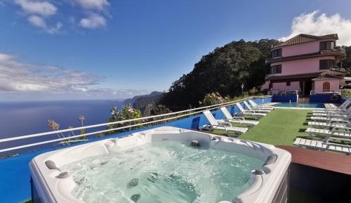 Double Room with Balcony and Sea View