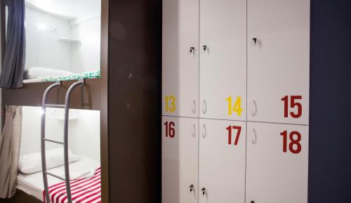18-bed female dorm