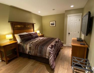 Queen Room