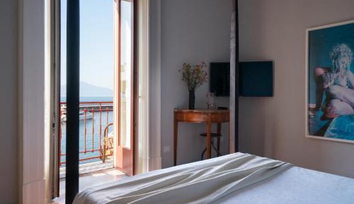 Deluxe Double Room with Balcony and Sea View