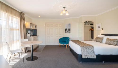Inter Connecting Family Suite with Spa Pools