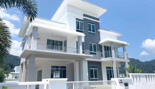 Six-Bedroom House