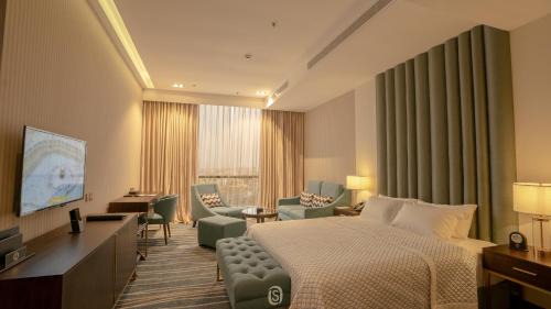 Superior King Room