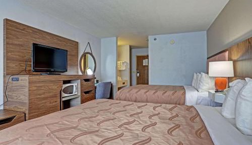 Queen Room with Two Queen Beds - Non-Smoking