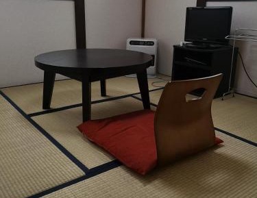 Single Room with Shared Bathroom
