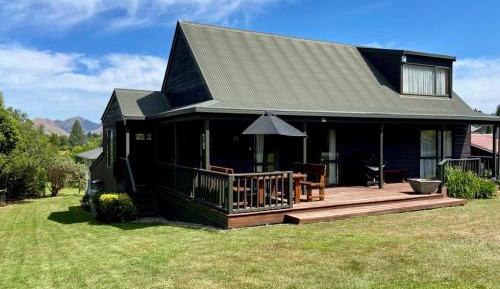 Three-Bedroom Holiday Home 