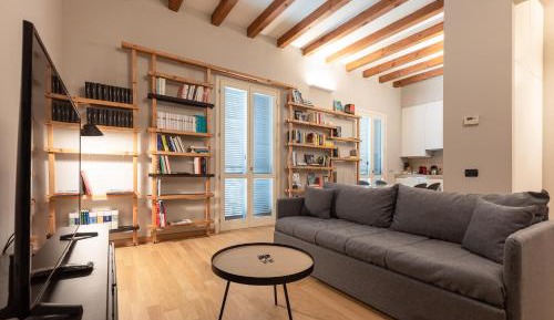 One-Bedroom Apartment - Via Pollaiuolo 9