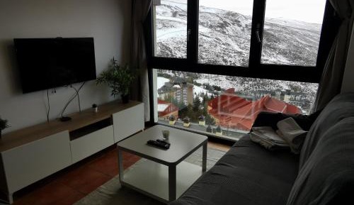 Apartment with Mountain View