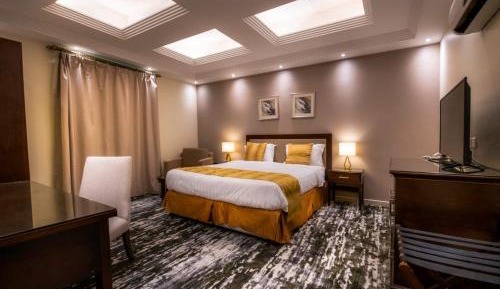 Deluxe King Room