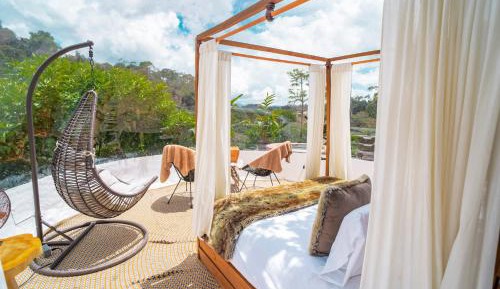 Suite with Lake View