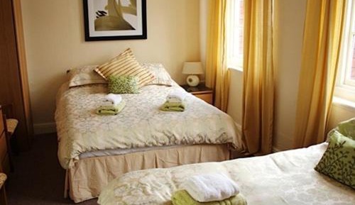 Twin Room with Private Bathroom