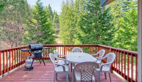 Three-Bedroom Holiday Home 