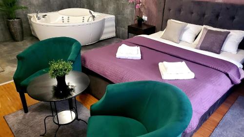 Deluxe Double Room with Jacuzzi 
