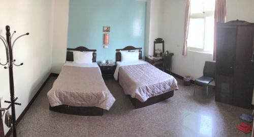Twin Room with Mountain View