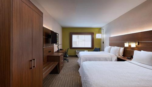 Standard Queen Room with Two Queen Beds