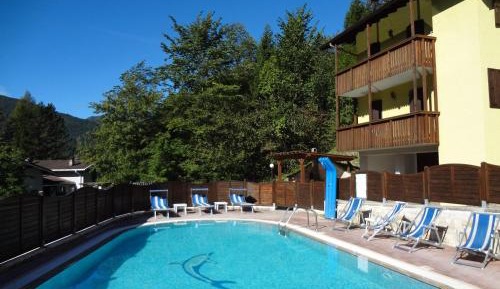 Two-Bedroom Apartment (7 Adults)