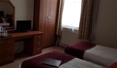 Twin Room with Private Bathroom