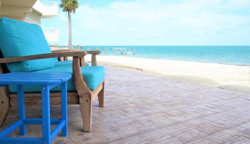 King Suite with Sofa Bed - Beach Level