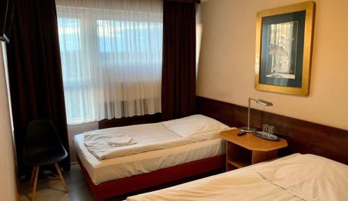 Large Twin Room