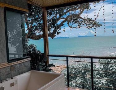 Honeymoon Suite with Sea View