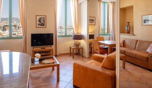 One Bedroom Apartment with Sea View