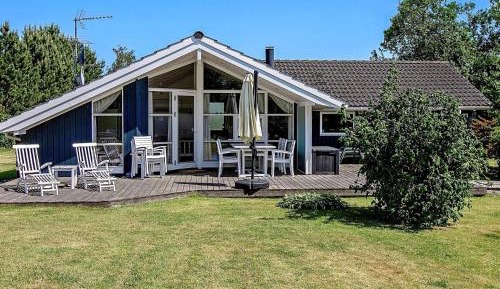 Four-Bedroom Holiday Home