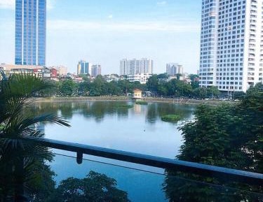 Apartment with Lake View