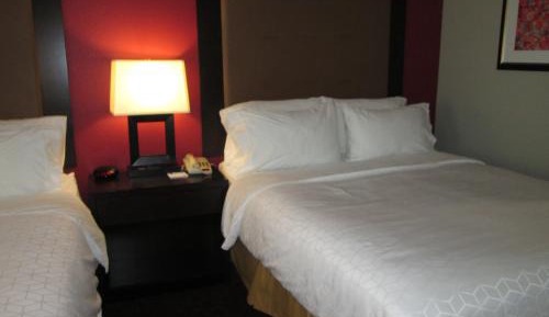 Queen Room with Two Queen Beds - Mobility Access Tub/Non-Smoking