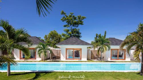 Deluxe Bungalow (Free One-way Airport Departure Transfer)