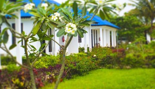 Villa with Garden View