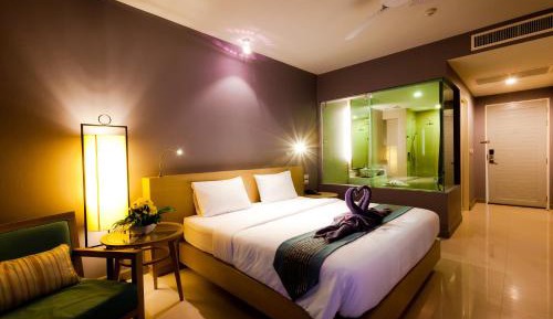 Superior Double or Twin Room with Pool View