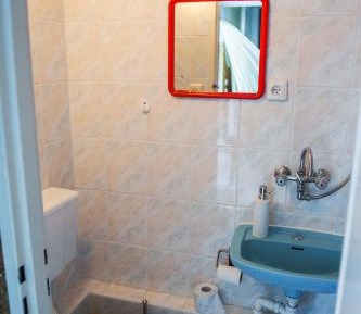 Twin Room with Private External Bathroom