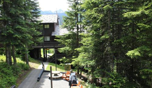 Apartment with Mountain View - S518