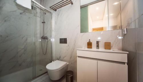 One-Bedroom Apartment with Balcony