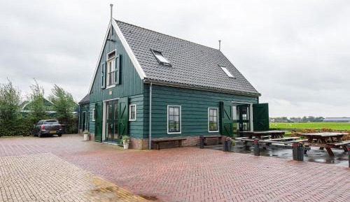 Five-Bedroom Holiday Home