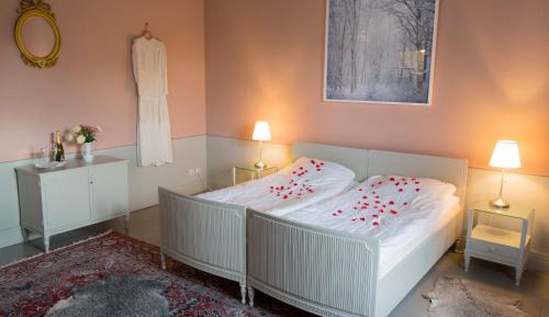Double or Twin Room with Shared Bathroom