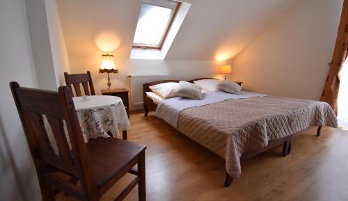Deluxe Double Room (2 Adults + 1 Child)