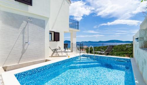 Three-Bedroom Villa with Private Pool and Terrace