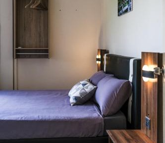 Queen Room with Shared Bathroom