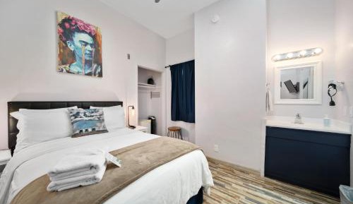Double Room with Shared Bathroom