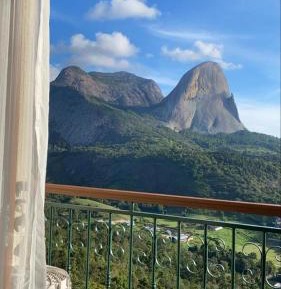 Apartment with Mountain View