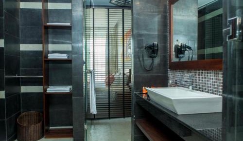 Superior Room with Balcony and Sea View