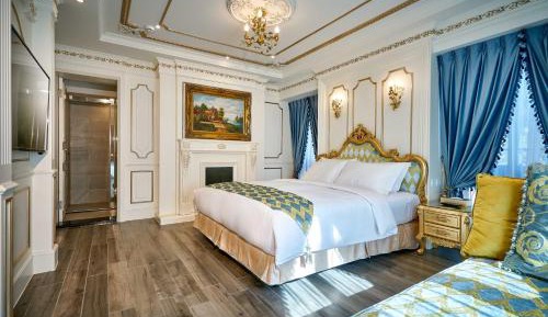 Double Room with Mountain View