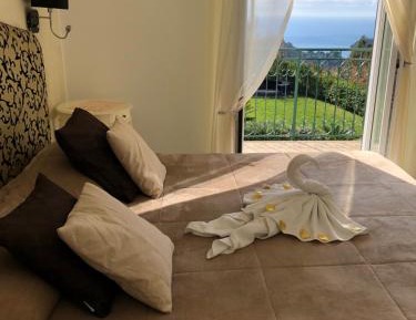 Deluxe Double Room with Balcony and Sea View